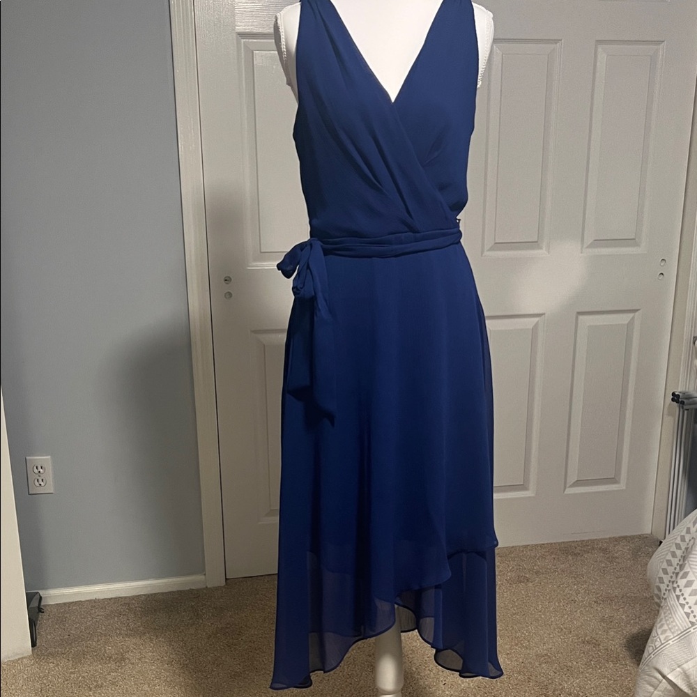 Elegant DKNY Blue V-neck Sleeveless Dress - size 10